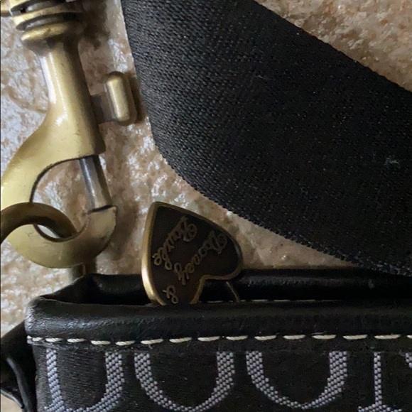 Dooney and Burke handbag - Picture 5 of 8